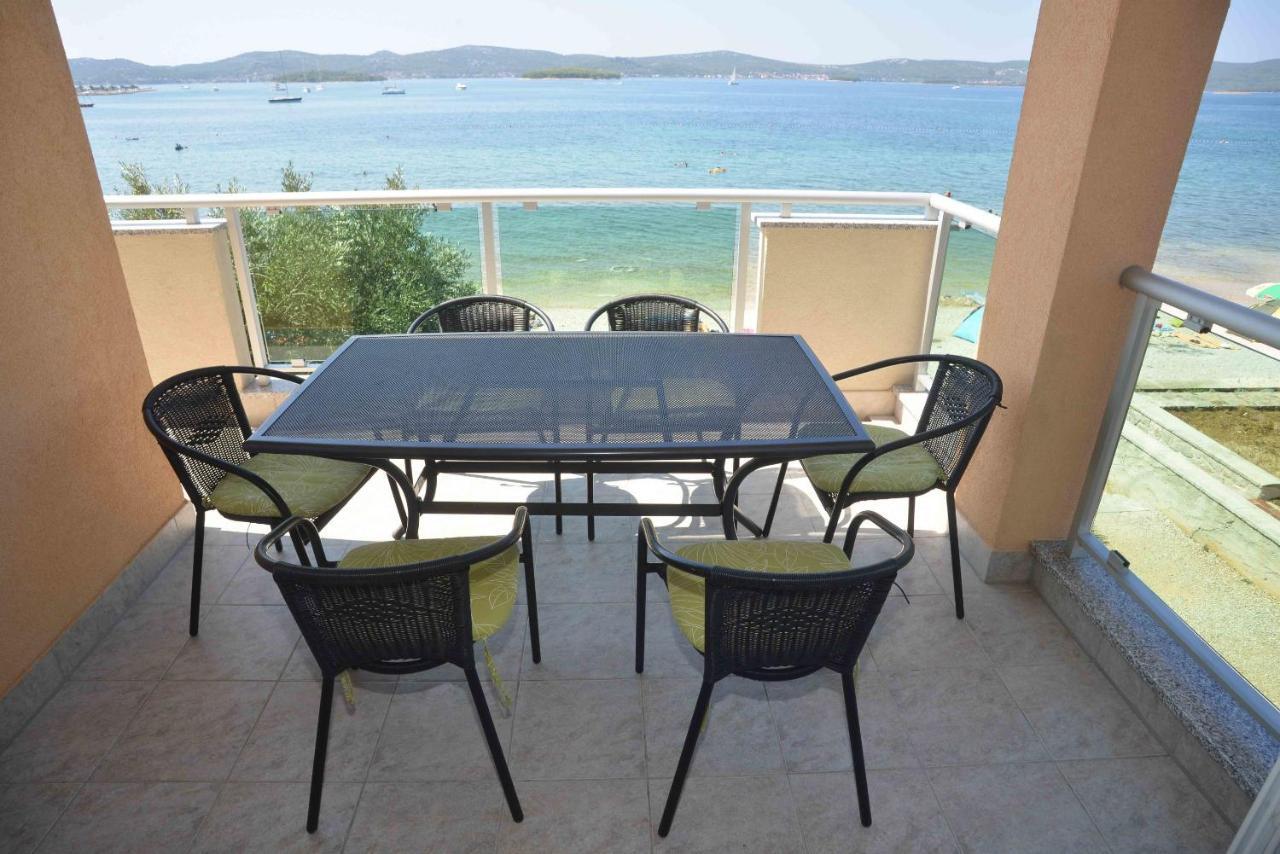 Apartments Citrine On The Beach Biograd Na Moru Exterior foto